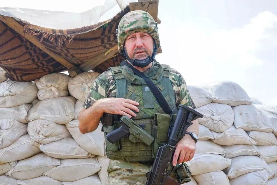Обещавший молчать как рыба командир батальона «Восток» Александр Ходаковский наконец-то заговорил публично