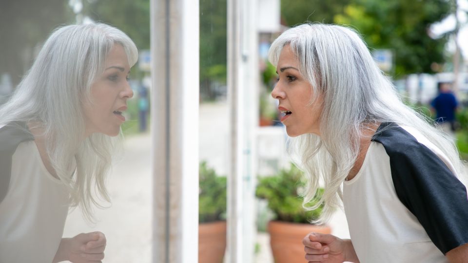 От неухоженности к шику: 4 вещи, которые выдают в женщине усталость от жизни — как выглядеть достойно и без макияжа