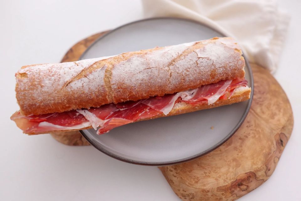   :  bocadillo   