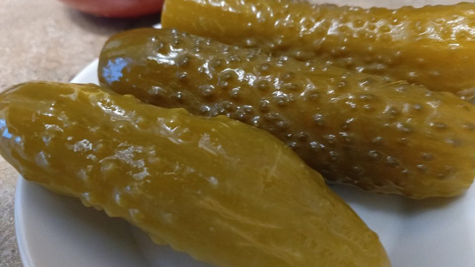 Секреты идеальных соленых огурцов: традиции, которые работают