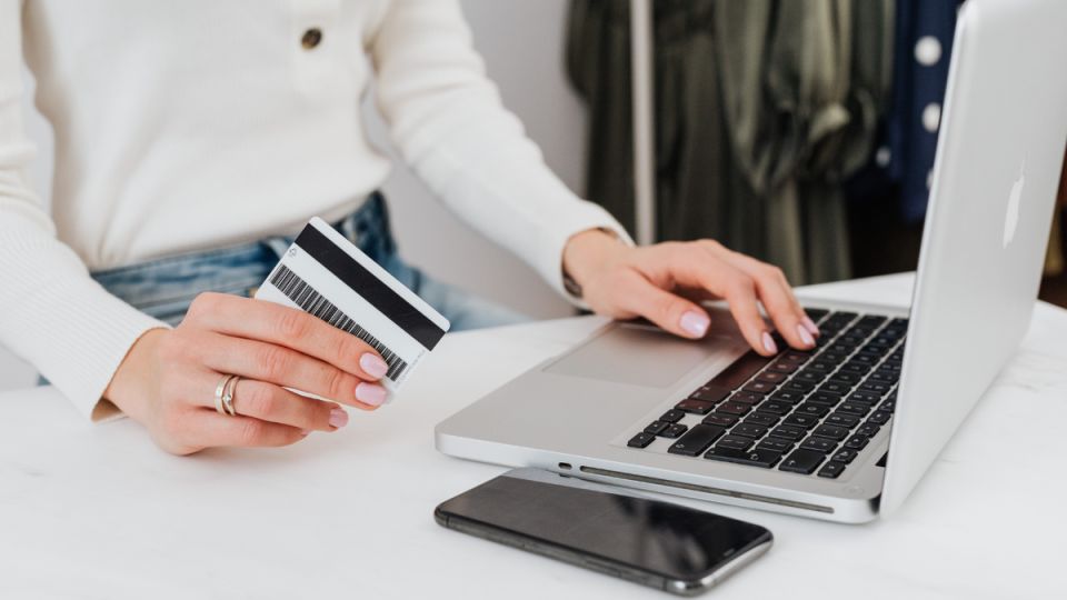 Что делать, если судебные приставы неожиданно списали деньги со всех ваших счетов?