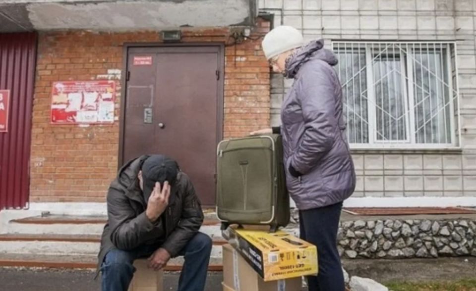 Когда родственники становятся нежелательными: права собственника на выселение