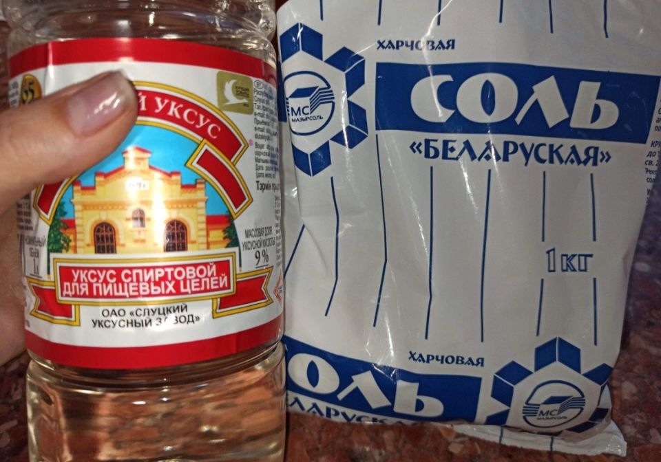 Очарование простоты: соль и уксус в уборке