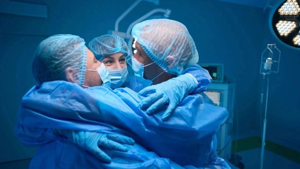 Обсуждение надбавок к пенсиям для учителей и врачей