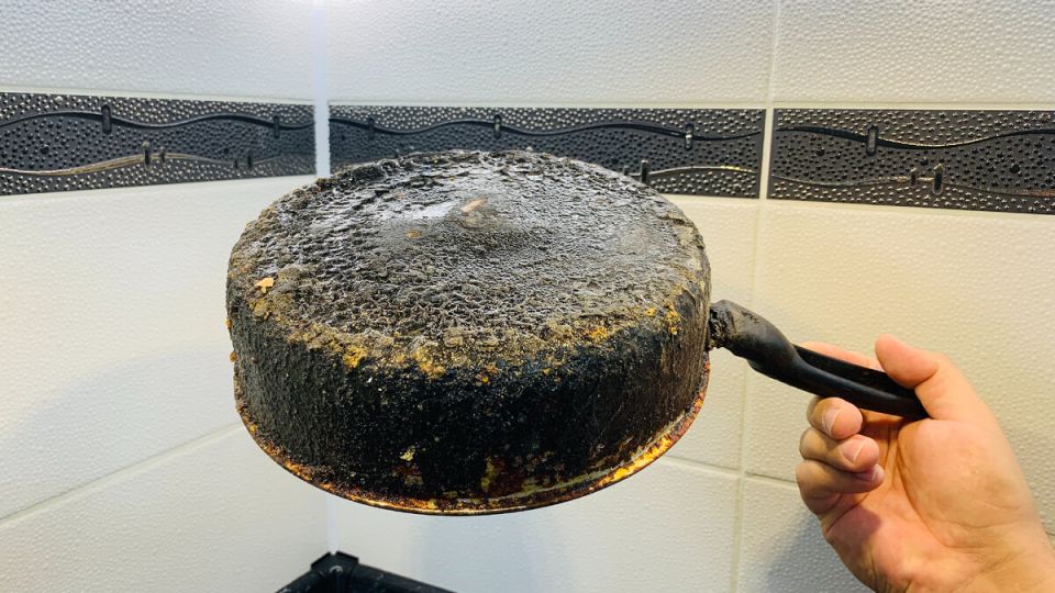 Уникальный способ очищения посуды: один ингредиент изменит все