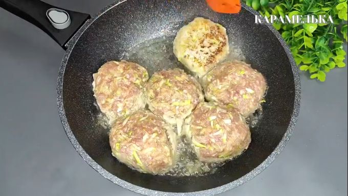 Секреты сочных котлет: как сделать семейный рецепт непревзойденным