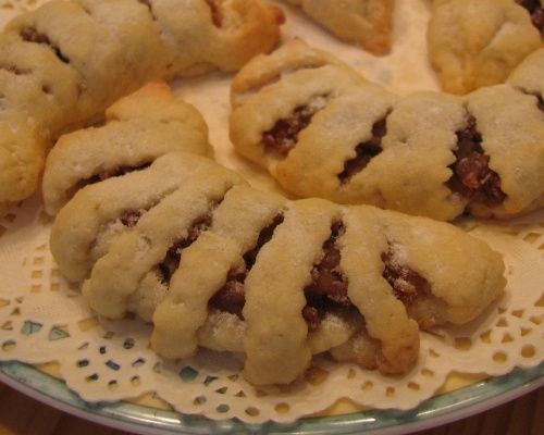 Яблочное курабье: рассыпчатые печенья с яблоками и корицей