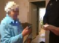 Задержан элистинец, присвоивший чужой мобильный телефон