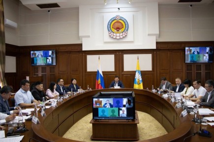 Бату Хасиков: Ход строительства объектов в Калмыкии держу на личном контроле