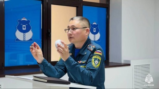 Сотрудники МЧС России обучают правилам безопасности вожатых детских оздоровительных лагерей