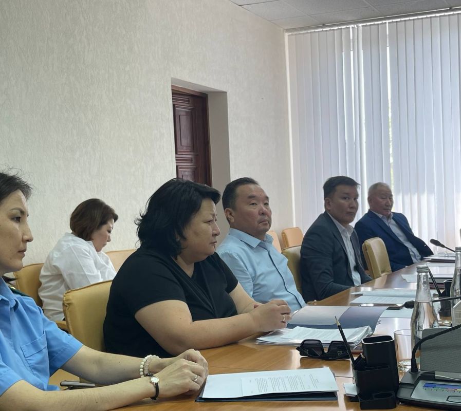 Завершилась работа бюджетного комитета под председательством Очира Халгаева, в ходе которой собравшиеся рассмотрели проекты законов РК «О внесении изменений в отдельные законодательные акты Республики Калмыкия в сфере...