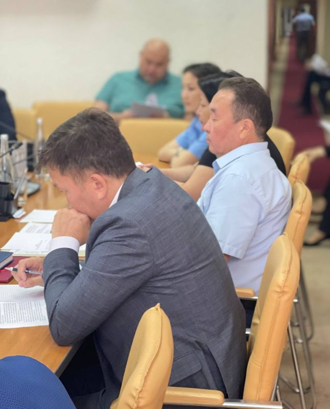 Завершилась работа бюджетного комитета под председательством Очира Халгаева, в ходе которой собравшиеся рассмотрели проекты законов РК «О внесении изменений в отдельные законодательные акты Республики Калмыкия в сфере...