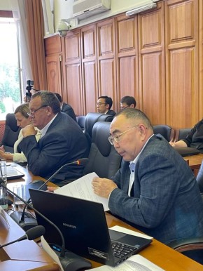 Комитет Народного Хурала (Парламента) Республики Калмыкия по делам семьи, здравоохранению, труду и социальной политике внес на рассмотрение проект закона Республики Калмыкия «О внесении изменений в Закон...