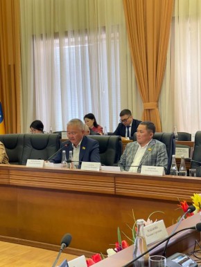 Депутаты Народного Хурала рассмотрели проект закона «Об отдельных вопросах правового регулирования осуществления органами местного самоуправления Республики Калмыкия международных и внешнеэкономических связей»