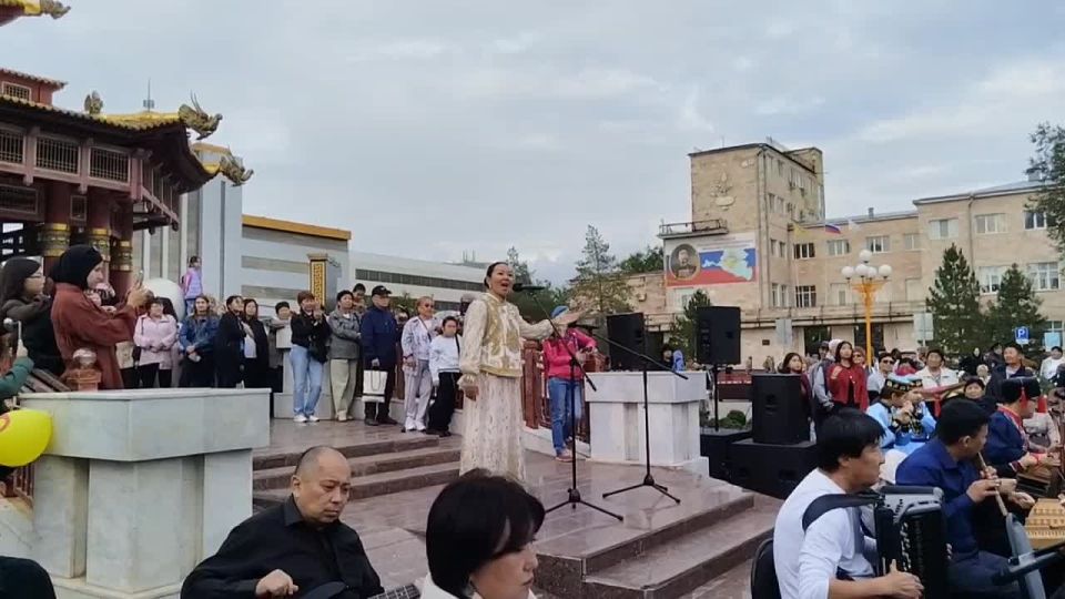     &quot;, &quot;      