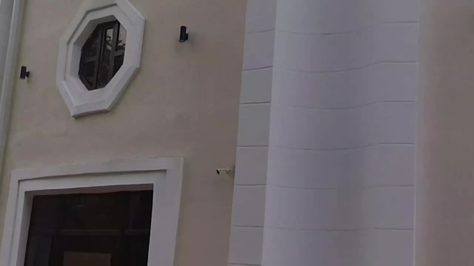               !