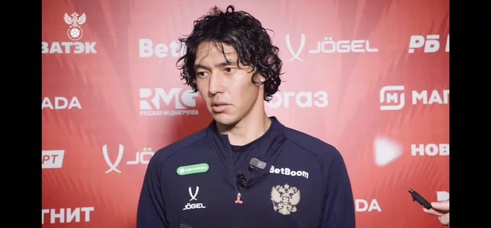 Защитник «Балтики» и сборной России Мингиян Бевеев рассказал об эмоциях от первого вызова в национальную команду, разницу в требованиях тренеров в клубе и сборной и ожидаемой поддержке друзей на ближайшем матче в Волгограде