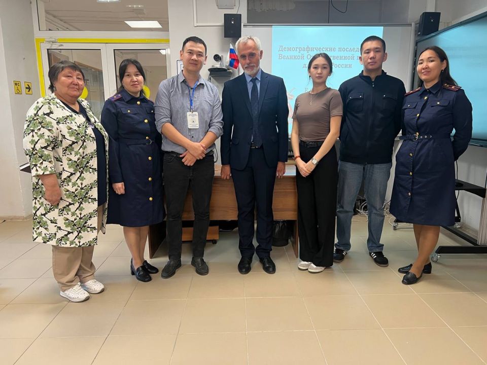 Сотрудники следственного управления СКР по Республике Калмыкия приняли участие в лекции, посвященной исторической памяти о Великой Отечественной войне