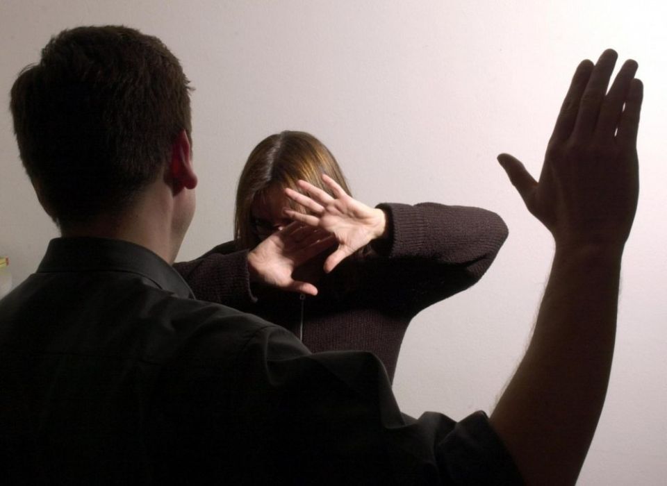 Житель с.Приютное подозревается в причинении вреда здоровью и угрозе убийством своей знакомой