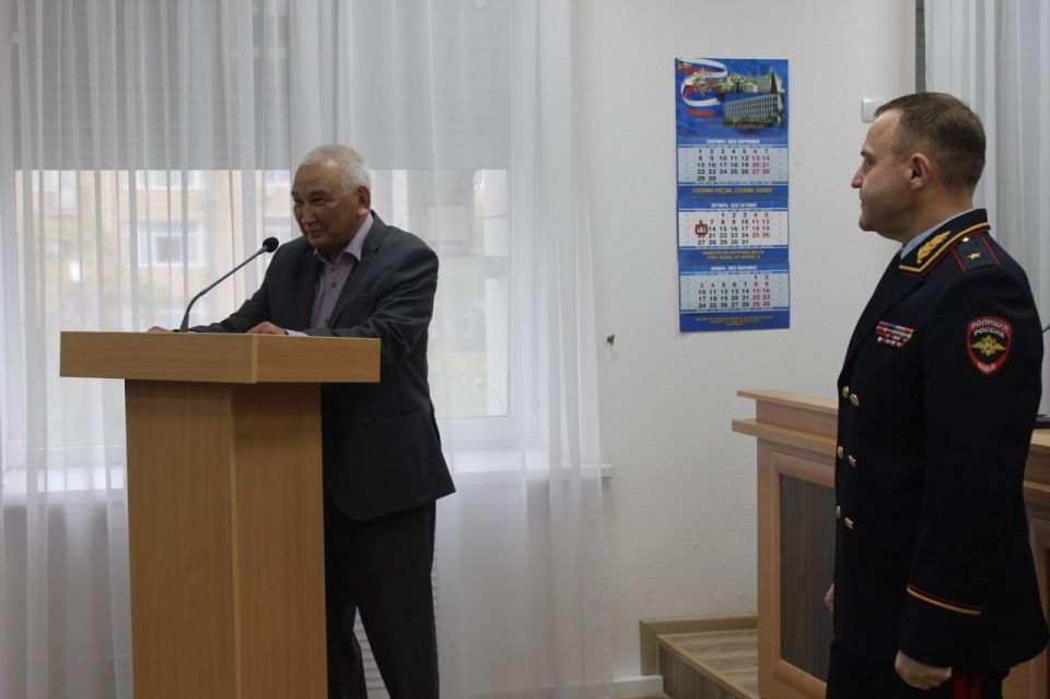 Сегодня поздравили сотрудников подразделений по работе с личным составом, отдела по борьбе с преступлениями в сфере информационно-коммуникационных технологий и медико-санитарной части с профессиональными праздниками!