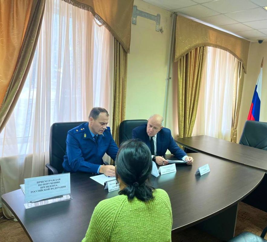 Прокурор республики Виталий Семенченко провел прием граждан по поручению Президента Российской Федерации
