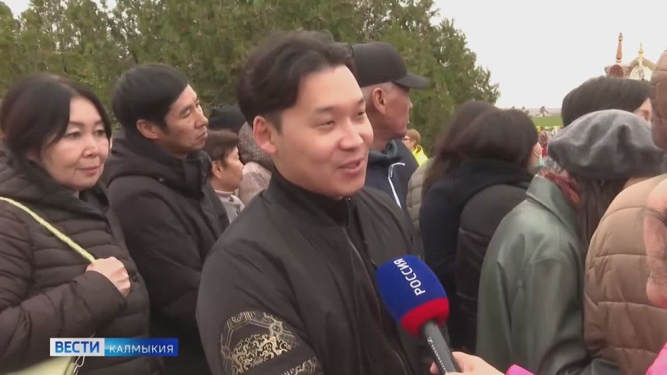 В эти дни Центральный Хурул в Элисте наполнен особой благодатью благодаря присутствию бесценных реликвий Будды Шакьямуни