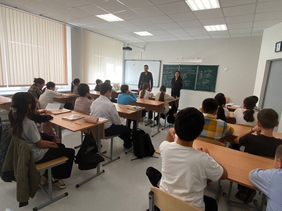 В преддверии осенних каникул сотрудники Отдела МВД России по Целинному району проводят профилактические лекции с учащимися общеобразовательных учреждений