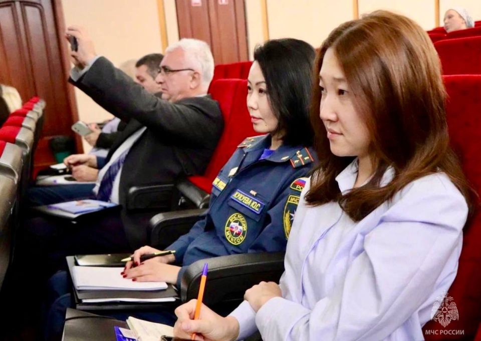 Наши коллеги принимают участие в Учебно-методических Сборах руководителей отделов административной работы и групп по работе с обращениями граждан территориальных органов МЧС России