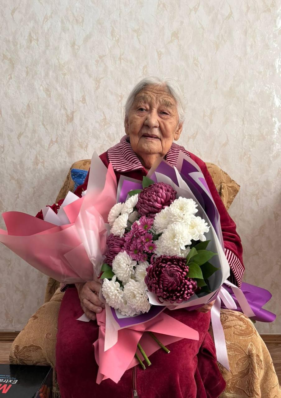 Сегодня свой 95-летний юбилей празднует ветеран Великой Отечественной войны, труженица тыла Зинаида Очирова