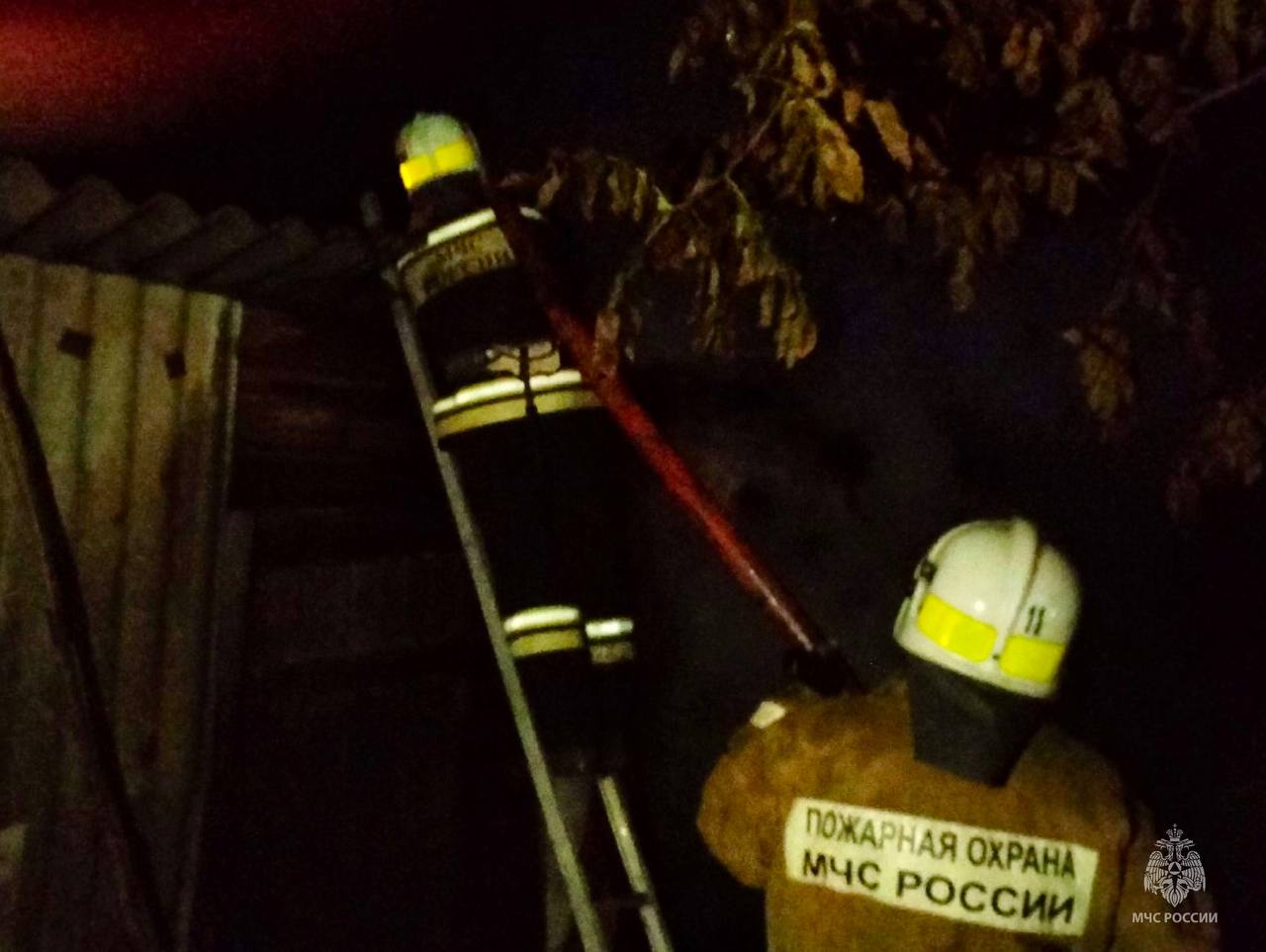 Пожарные МЧС России ликвидировали возгорание кухни в Яшалтинском районе Пожарные МЧС России ликвидировали возгорание кухни в Яшалтинском районе