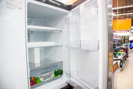 Придется купить новый: 3 грубые ошибки в эксплуатации холодильника – приведут к его поломке