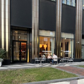 Вкусная игра в ностальгию: Moderniste Aesthetic Bistro на Ленинградке