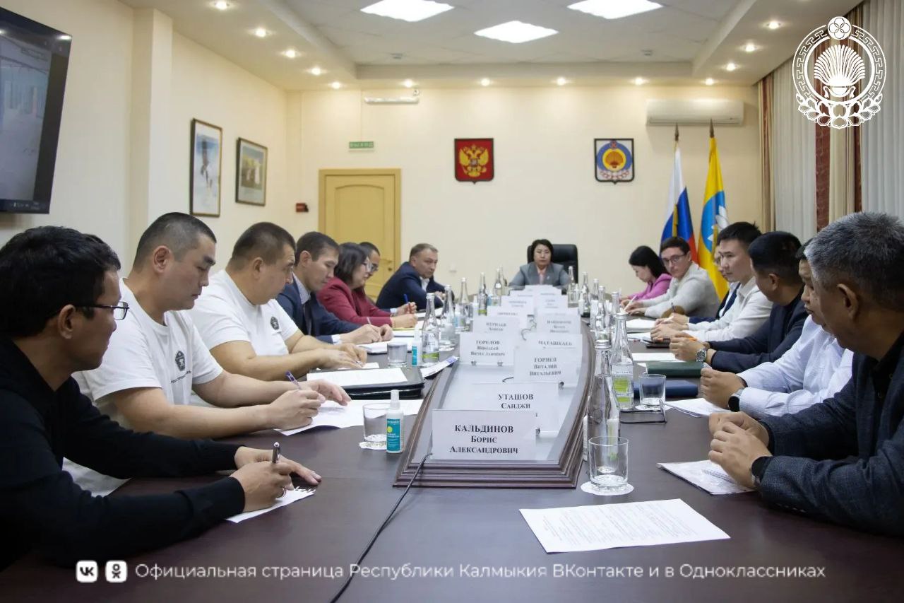 Председатель Правительства Республики Калмыкия Гиляна Босхомджиева провела совещание по реконструкции Центра крови и строительству поликлиники в с. Приютное