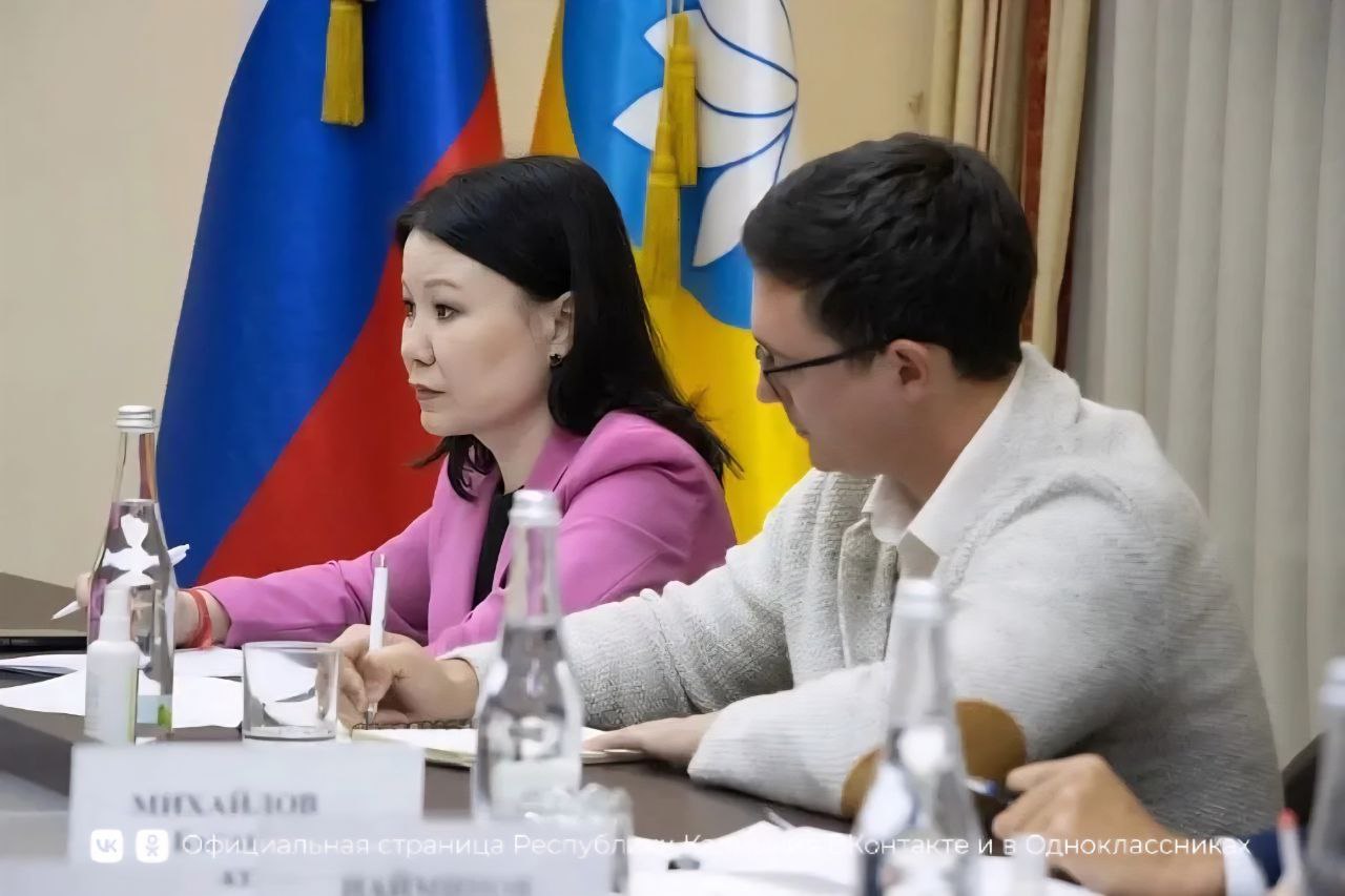 Председатель Правительства Республики Калмыкия Гиляна Босхомджиева провела совещание по реконструкции Центра крови и строительству поликлиники в с. Приютное Председатель Правительства Республики Калмыкия Гиляна Босхомджиева провела совещание по реконструкции Центра крови и строительству поликлиники в с. Приютное
