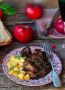 Невероятное сочетание: куриная печень с пряными травами и яблоками