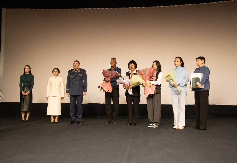 В Элисте почтили память героя: премьера фильма об Александре Очирове В Элисте почтили память героя: премьера фильма об Александре Очирове