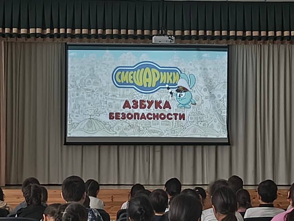 Во время осенних каникул в школах города работают лагеря дневного пребывания Во время осенних каникул в школах города работают лагеря дневного пребывания