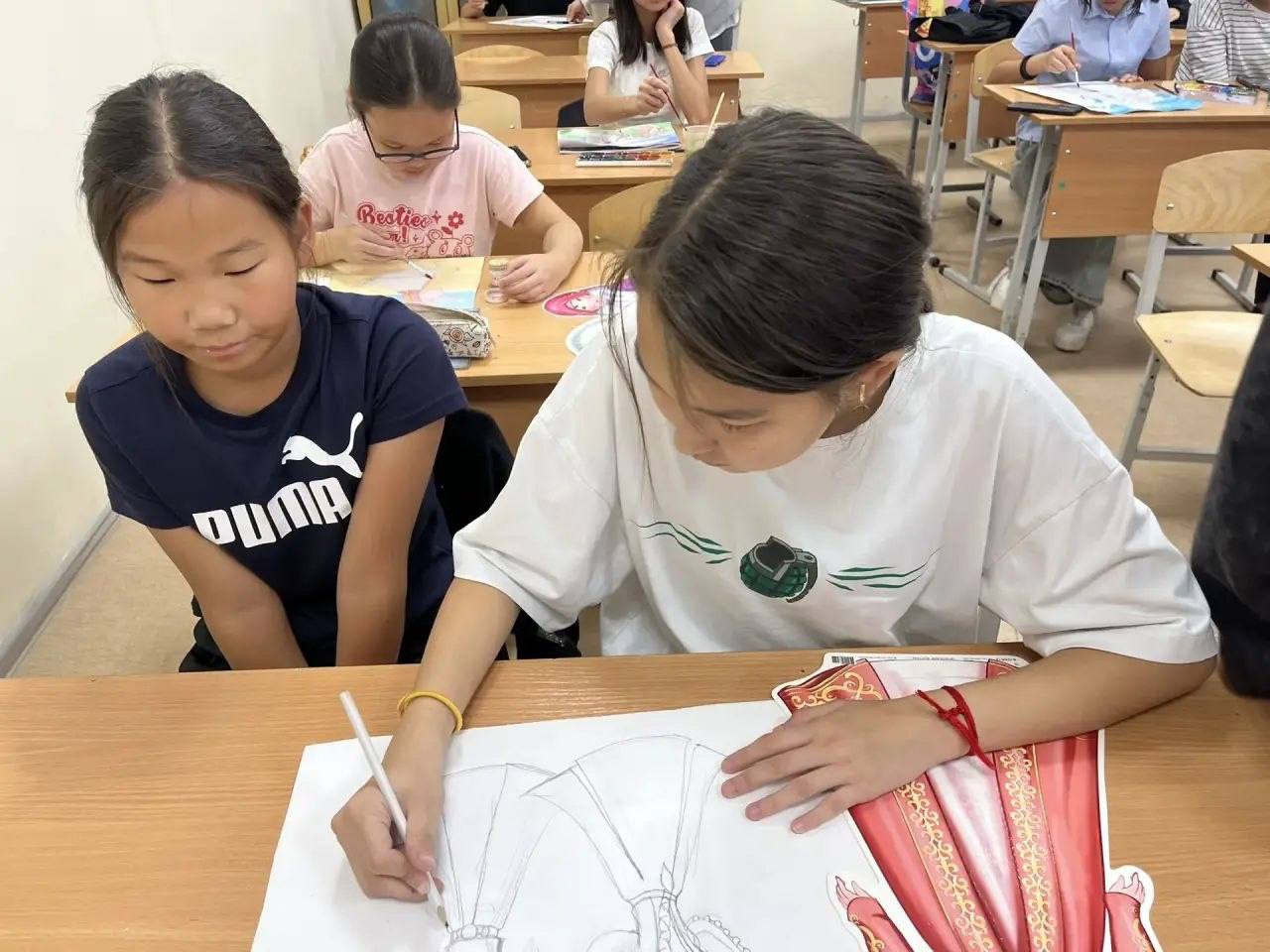 Во время осенних каникул в школах города работают лагеря дневного пребывания Во время осенних каникул в школах города работают лагеря дневного пребывания