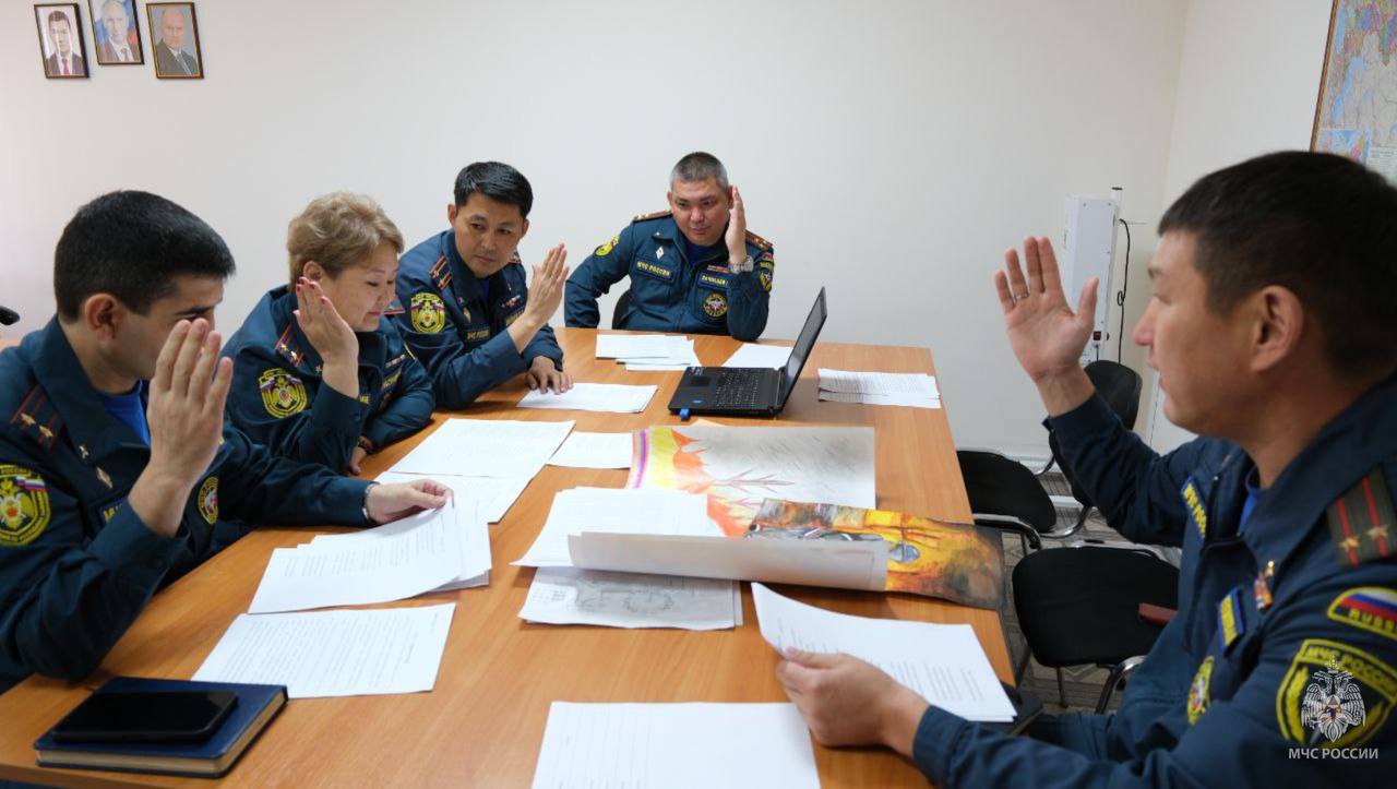 В Калмыкии подвели итоги первого этапа IX Всероссийского героико-патриотического фестиваля «Звезда спасения» среди учащихся в возрасте от 10 до 17 лет В Калмыкии подвели итоги первого этапа IX Всероссийского героико-патриотического фестиваля «Звезда спасения» среди учащихся в возрасте от 10 до 17 лет