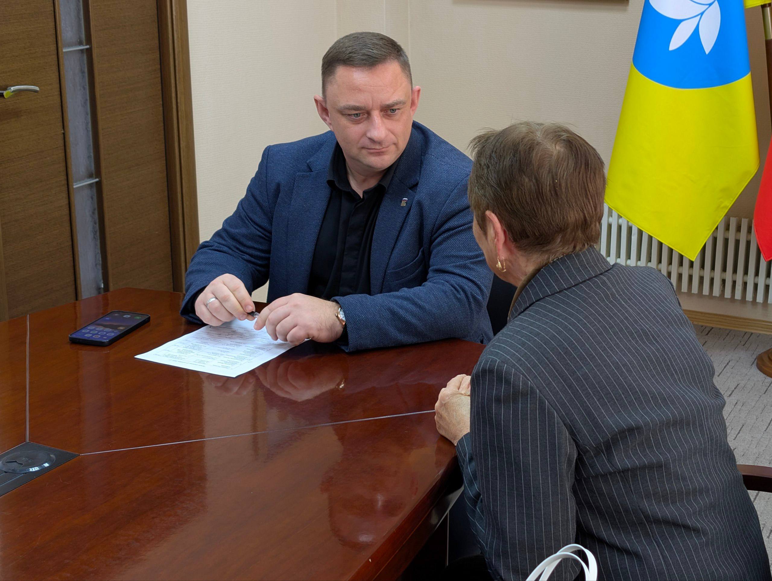 #ОбратнаяСвязь. Плановый #ПриемГраждан на базе Элистинского городского Собрания провел Глава города – Председатель #ЭГС Максим Сорокин #ОбратнаяСвязь. Плановый #ПриемГраждан на базе Элистинского городского Собрания провел Глава города – Председатель #ЭГС Максим Сорокин