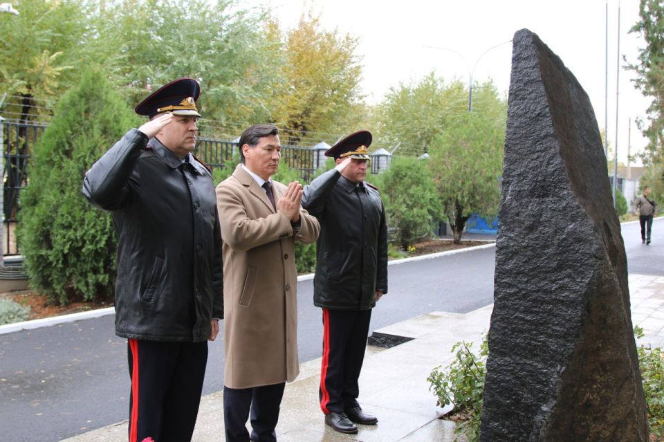 Начальник ЭКЦ МВД России Вадим Казьмин принял участие в торжественной церемонии открытия в МВД по Республике Калмыкия ДНК-лаборатории