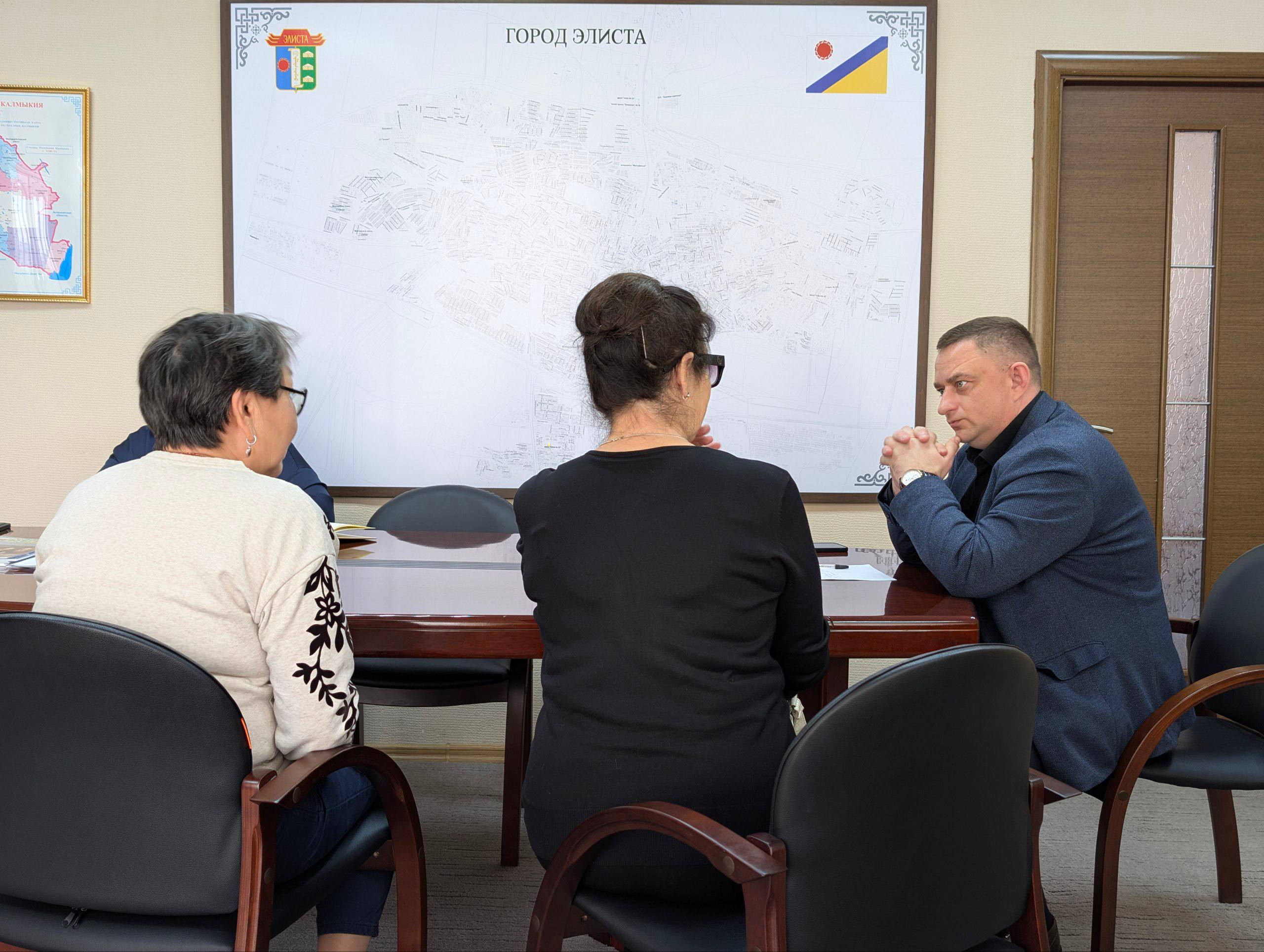 #ОбратнаяСвязь. Плановый #ПриемГраждан на базе Элистинского городского Собрания провел Глава города – Председатель #ЭГС Максим Сорокин #ОбратнаяСвязь. Плановый #ПриемГраждан на базе Элистинского городского Собрания провел Глава города – Председатель #ЭГС Максим Сорокин