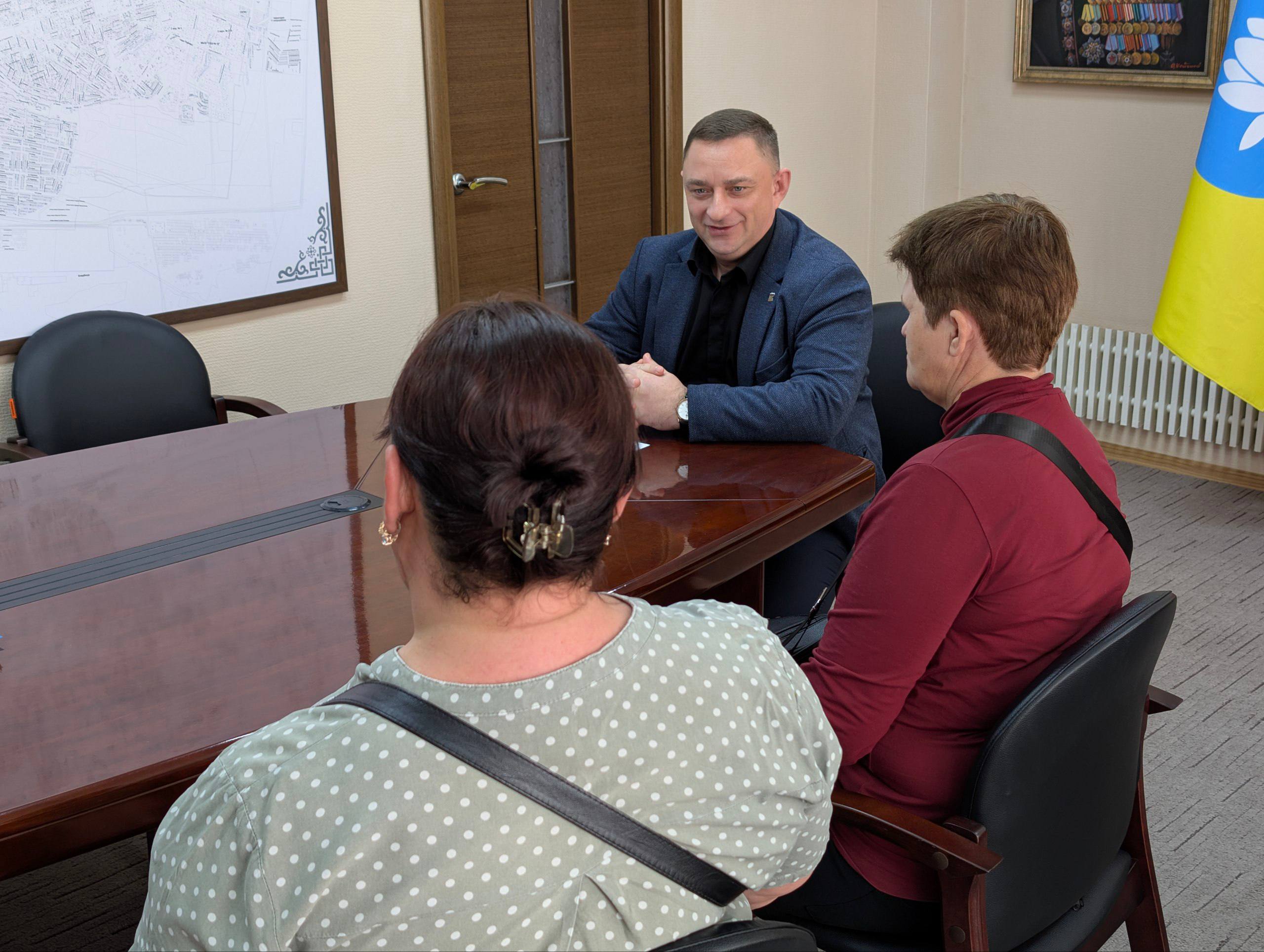 #ОбратнаяСвязь. Плановый #ПриемГраждан на базе Элистинского городского Собрания провел Глава города – Председатель #ЭГС Максим Сорокин