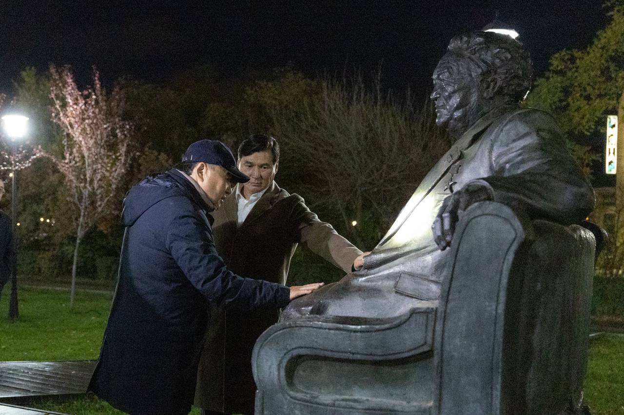 Калмыкия и Тыва укрепляют духовные и культурные связи Калмыкия и Тыва укрепляют духовные и культурные связи