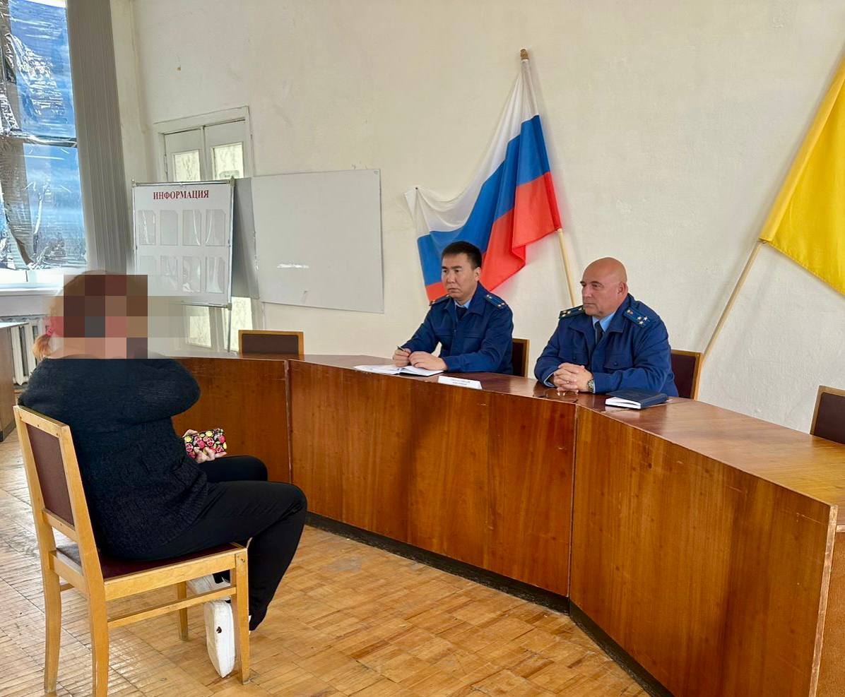 В Малодербетовском районе проведен прием граждан В Малодербетовском районе проведен прием граждан