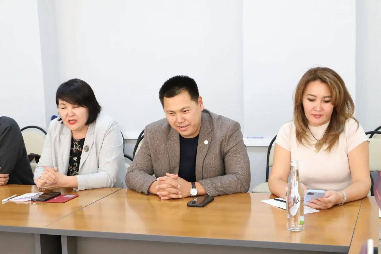 В Калмыкии состоялось заседание Республиканского экспертно-педагогического совета под председательством и.о. министра образования Александра Кима В Калмыкии состоялось заседание Республиканского экспертно-педагогического совета под председательством и.о. министра образования Александра Кима