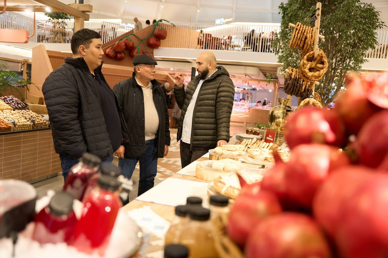 Алдар Лиджиков: Завершили с коллегами рабочую неделю в столице Республики Татарстан, где на протяжении 5 дней плодотворно перенимали опыт и учились новым практикам у наших коллег, трудящихся в Мэрии прекрасного города Казань Алдар Лиджиков: Завершили с коллегами рабочую неделю в столице Республики Татарстан, где на протяжении 5 дней плодотворно перенимали опыт и учились новым практикам у наших коллег, трудящихся в Мэрии прекрасного города Казань