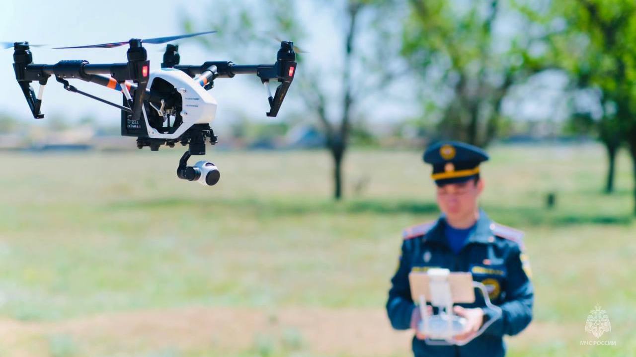 1 ноября - День образования Главного управления МЧС России по Республике Калмыкия 1 ноября - День образования Главного управления МЧС России по Республике Калмыкия