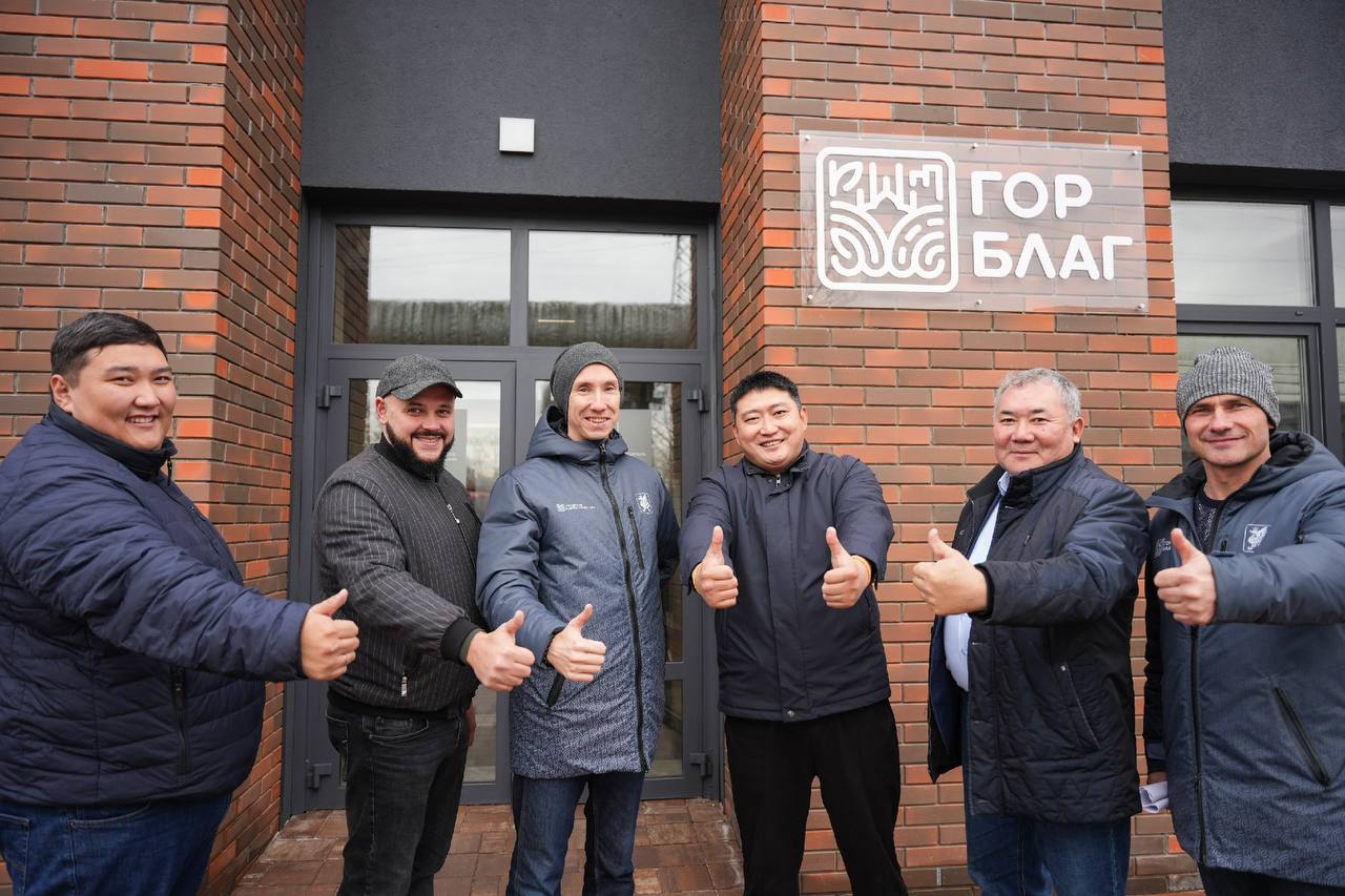 Алдар Лиджиков: Завершили с коллегами рабочую неделю в столице Республики Татарстан, где на протяжении 5 дней плодотворно перенимали опыт и учились новым практикам у наших коллег, трудящихся в Мэрии прекрасного города Казань