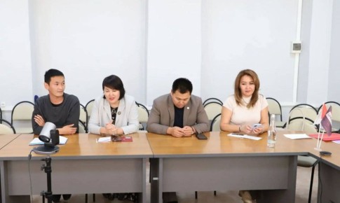 В Калмыкии состоялось заседание Республиканского экспертно-педагогического совета под председательством и.о. министра образования Александра Кима